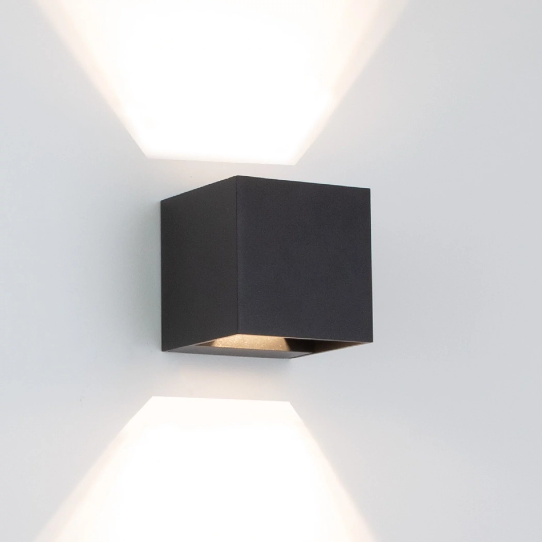 Wandspot Reach zwart up & down