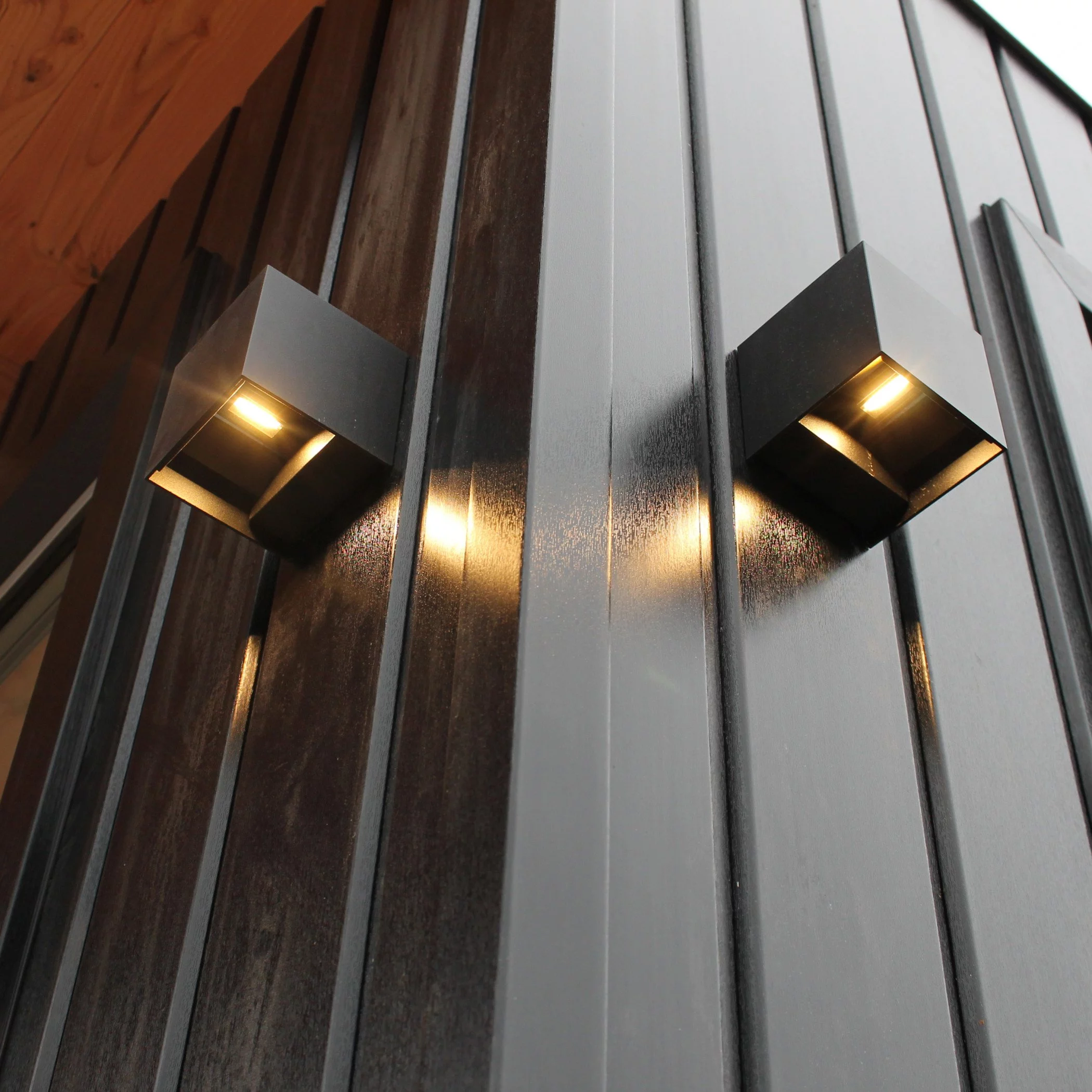 Wandspot Reach zwart up & down KS verlichting 8714732785600