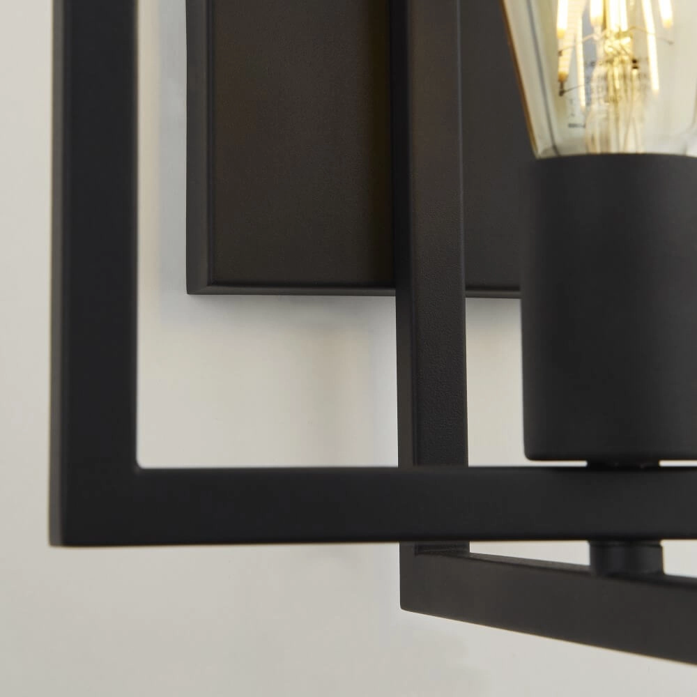 Zwarte wandlamp Plaza Searchlight 5053423226224
