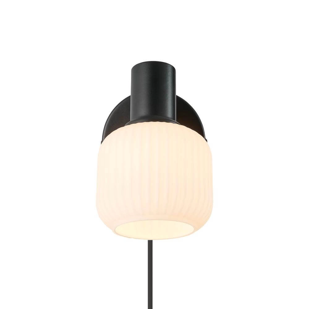 Zwarte wandlamp Milford met wit Nordlux 5704924018688