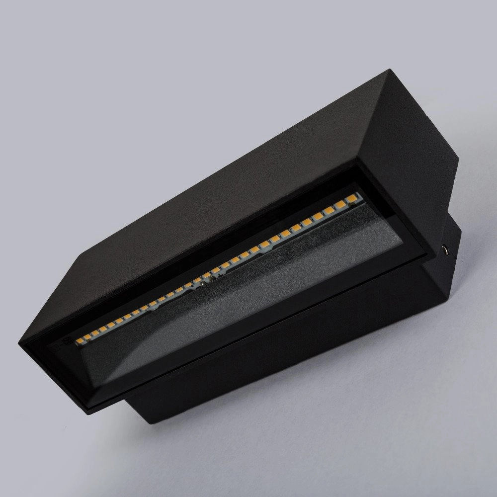 Zwarte wandspot Segment M KS verlichting 8714732749602
