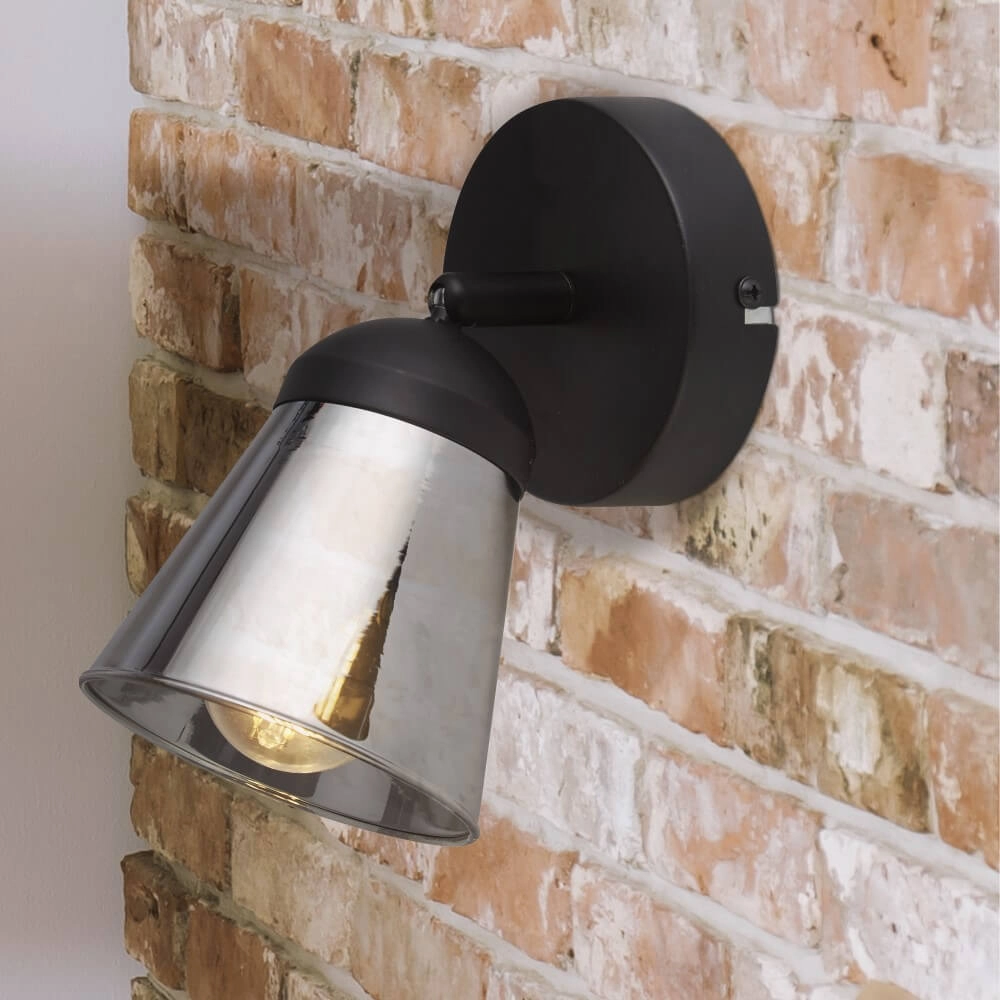 Smoke wandlampje Mega Searchlight 5053423227306