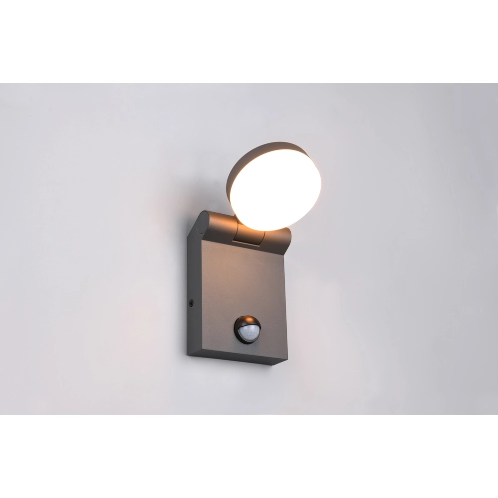 Strakke wandlamp Adour antraciet met sensor Trio 4017807603408
