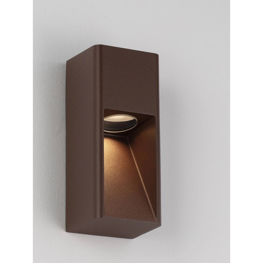 Strakke wandlamp Mazu roestbruin Lyora 5212063504363