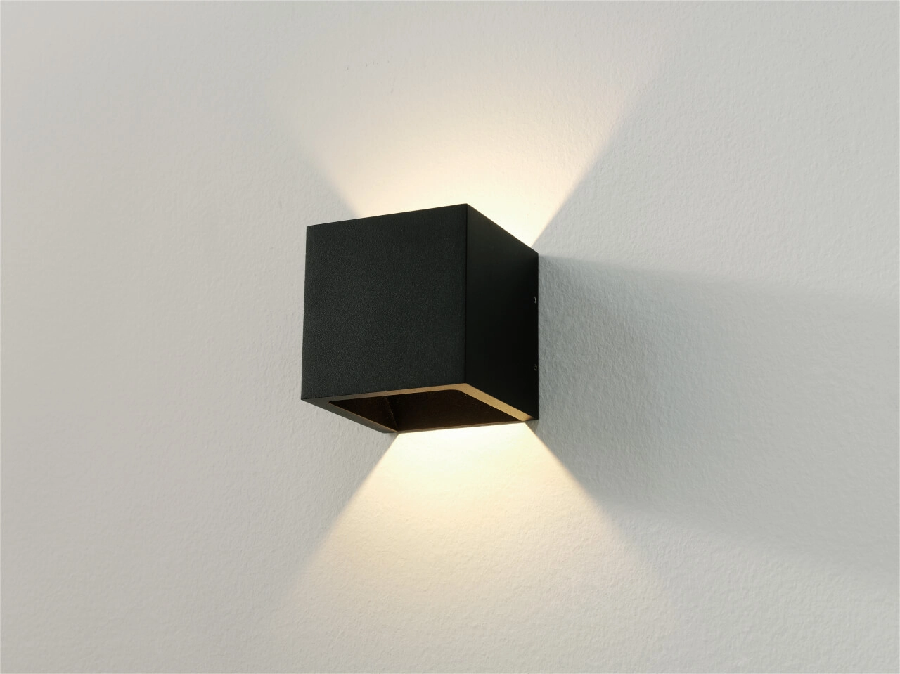 Design wandlamp Cube zwart vierkant