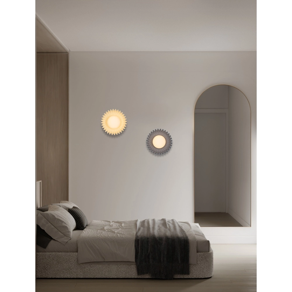 Wandlamp Petel crème met wit glas Lyora 5212017483959
