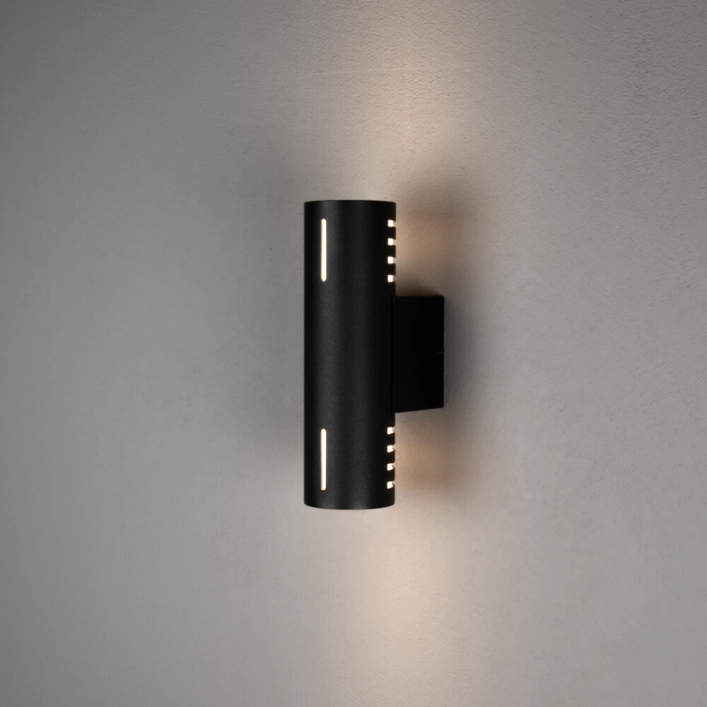 Design wandlamp Cuneo zwart met wit glas