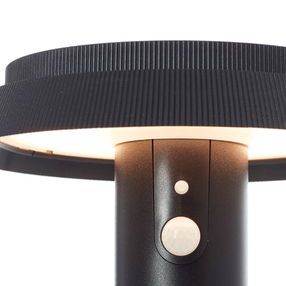 Zwarte staande lamp Alvero met sensor Brilliant 4004353437830