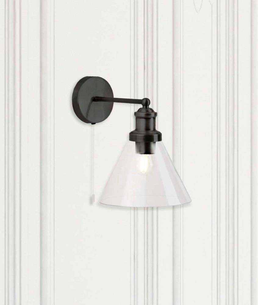 Zwarte wandlamp Pyramid Searchlight 5053423125701