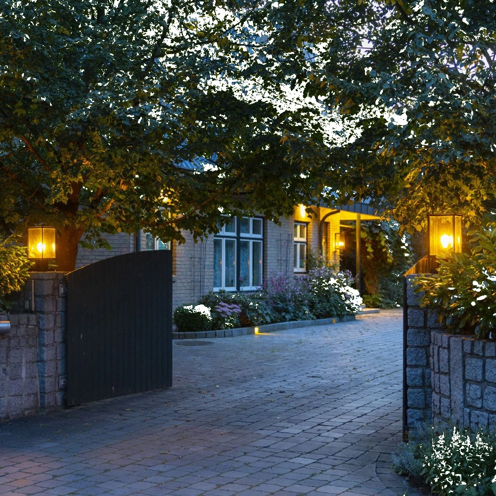 Moderne sokkellamp Capital zwart KS verlichting 8714732777506