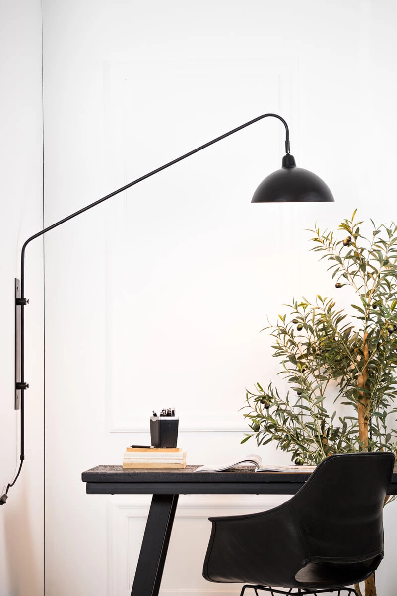 Zwarte wandlamp Orion richtbaar