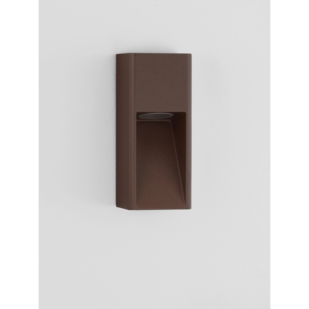 Strakke wandlamp Mazu roestbruin Lyora 5212063504363
