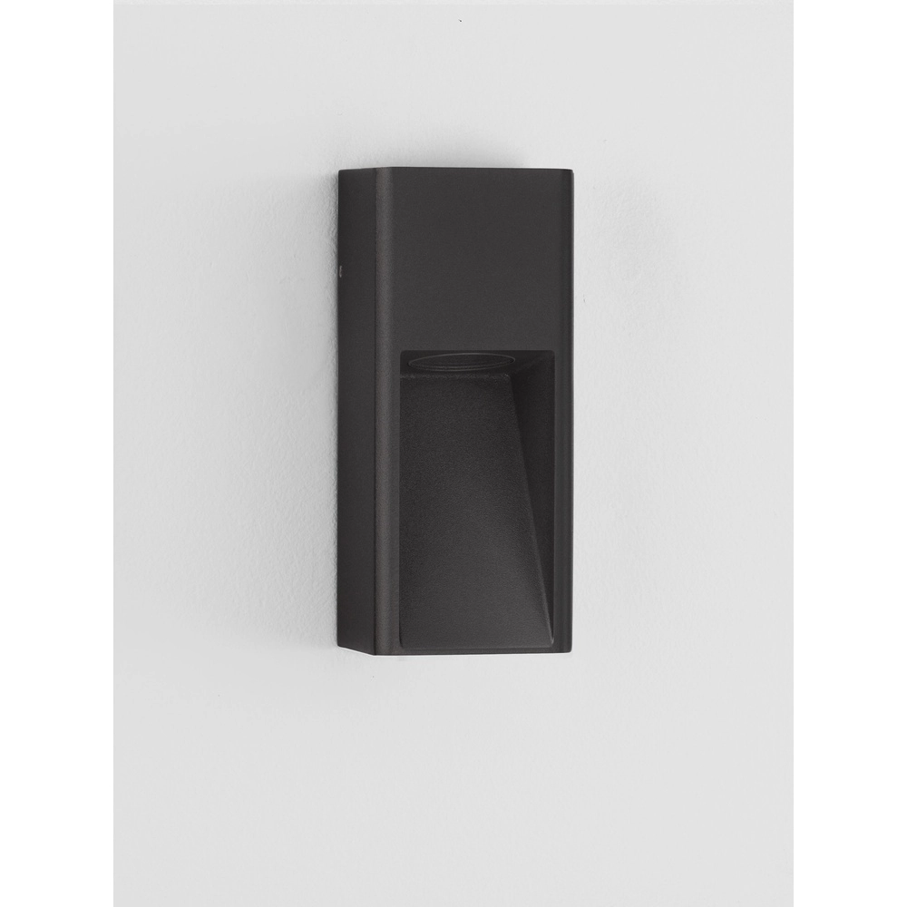 Strakke wandlamp Mazu zwart Lyora 5212063504356