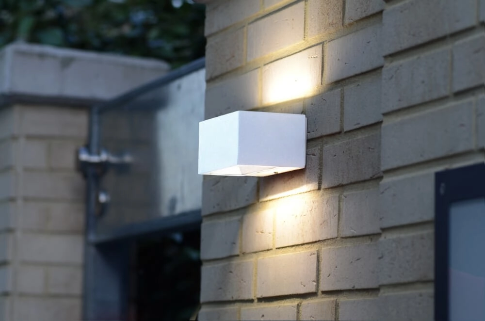 Strakke wandlamp Gemini wit Lutec 4250294310446