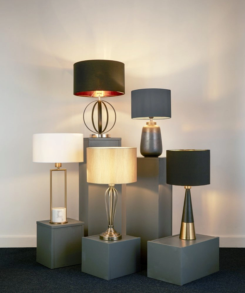 Schemer Table met gouden voet Searchlight 5053423160931