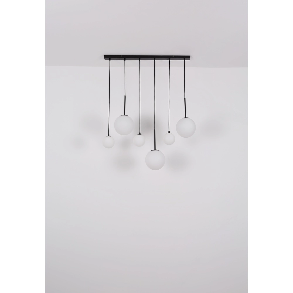 Design hanglamp Hallie 6-lichts zwart met witte bollen Globo 9007371448920