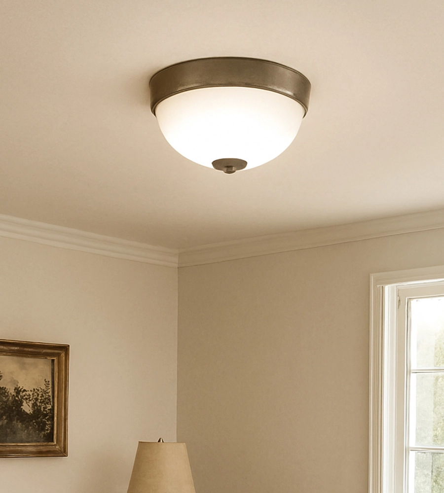 Antieke plafondlamp in woonkamer