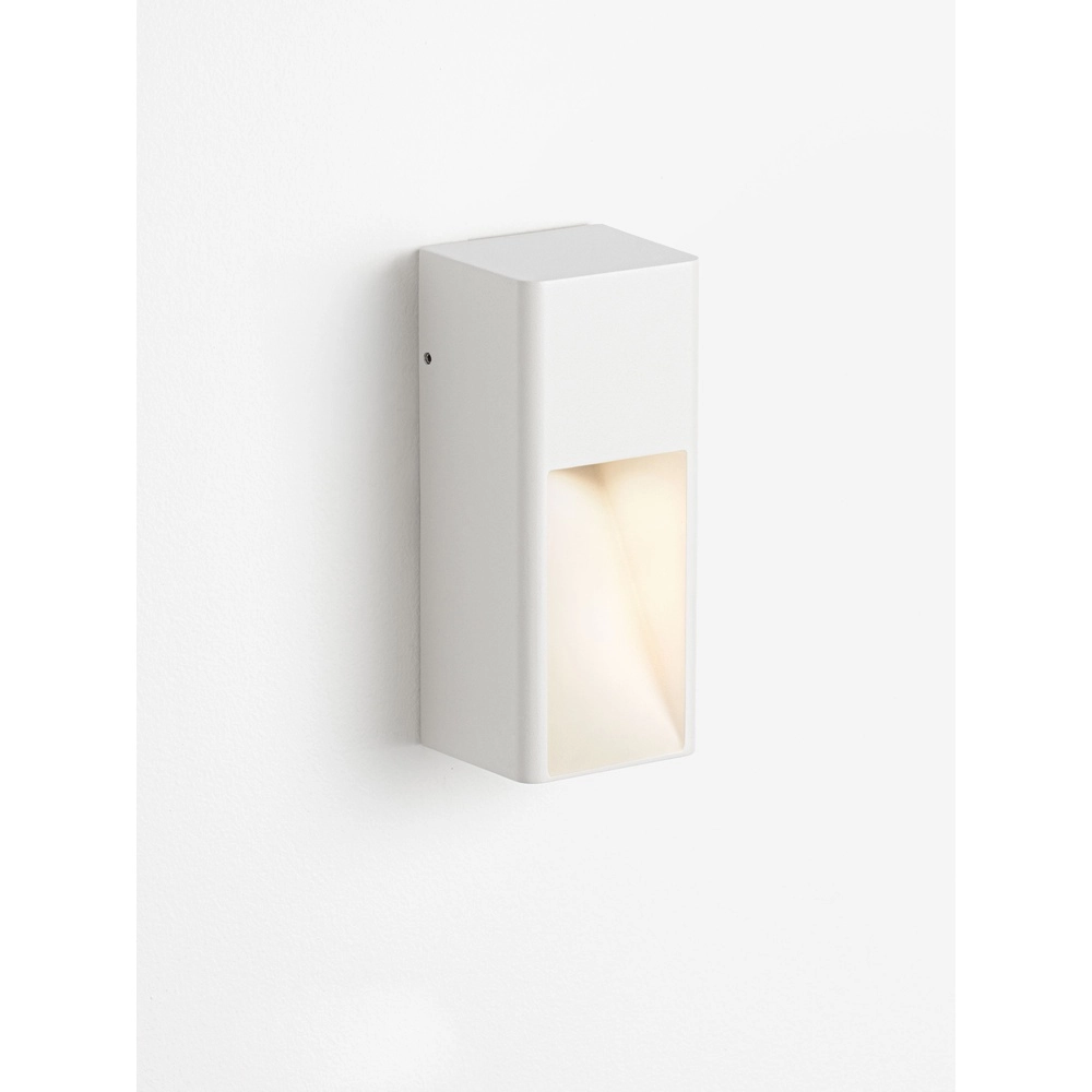 Strakke wandlamp Mazu wit Lyora 5212063504370