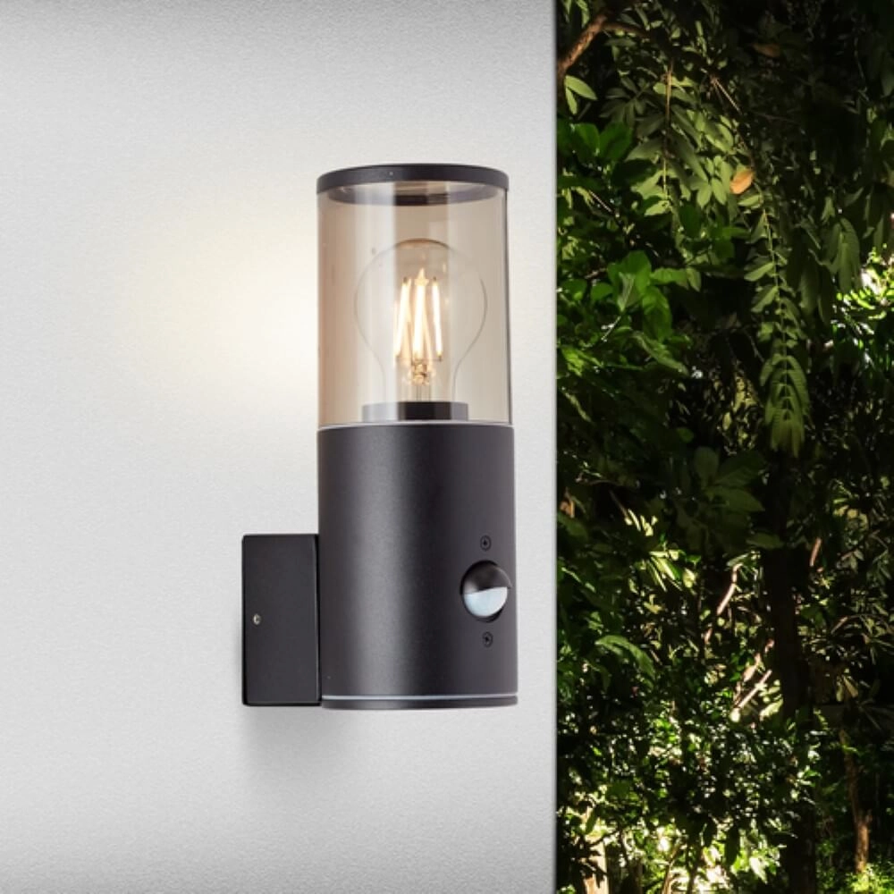 Zwarte buitenlamp Sergioro met sensor Brilliant 4004353405679