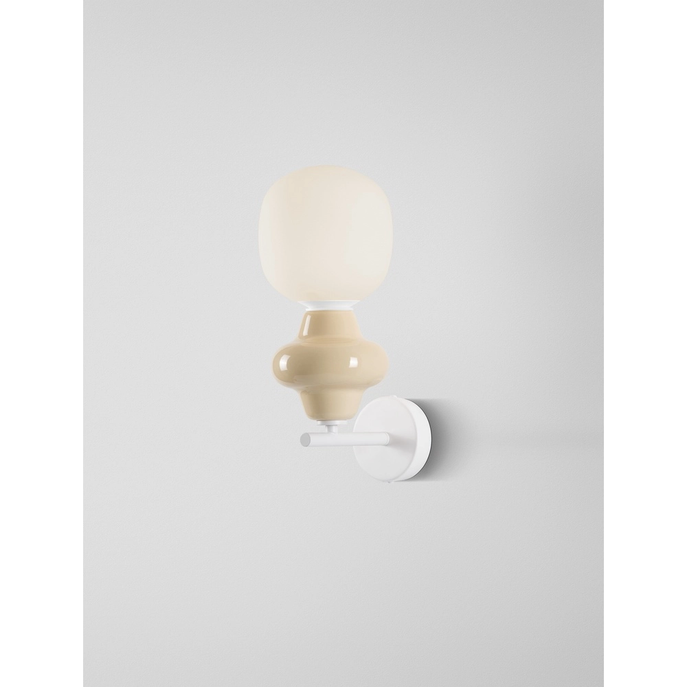 Wandlamp Clio geel keramiek met wit glas