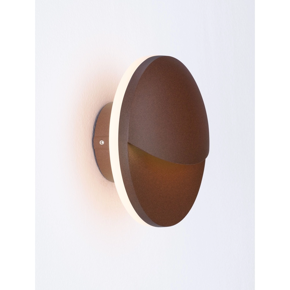 Strakke wandlamp Pan roestbruin