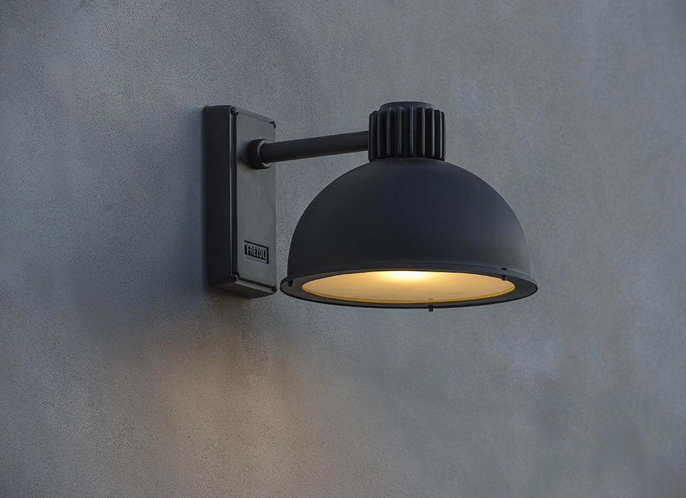 Landelijke wandlamp Raz Frezoli zwart Tierlantijn 8716803510111