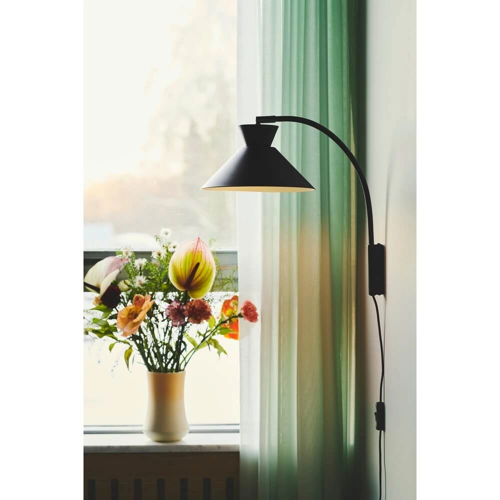 Strakke wandlamp Dial zwart Nordlux 5704924013744