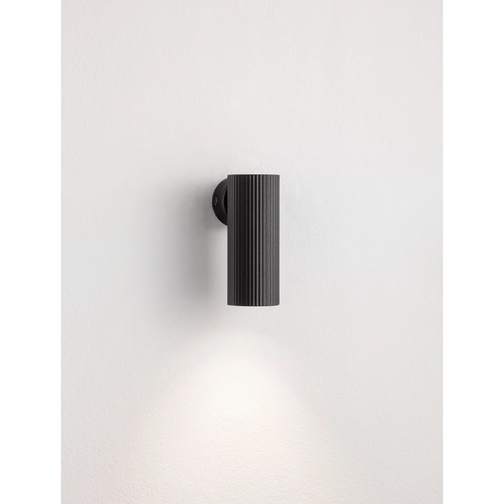 Wandspot Comet zwart Lyora 5212017475817