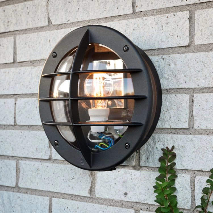 Buitenlamp Oden Plug met stopcontact KonstSmide 7318305167506