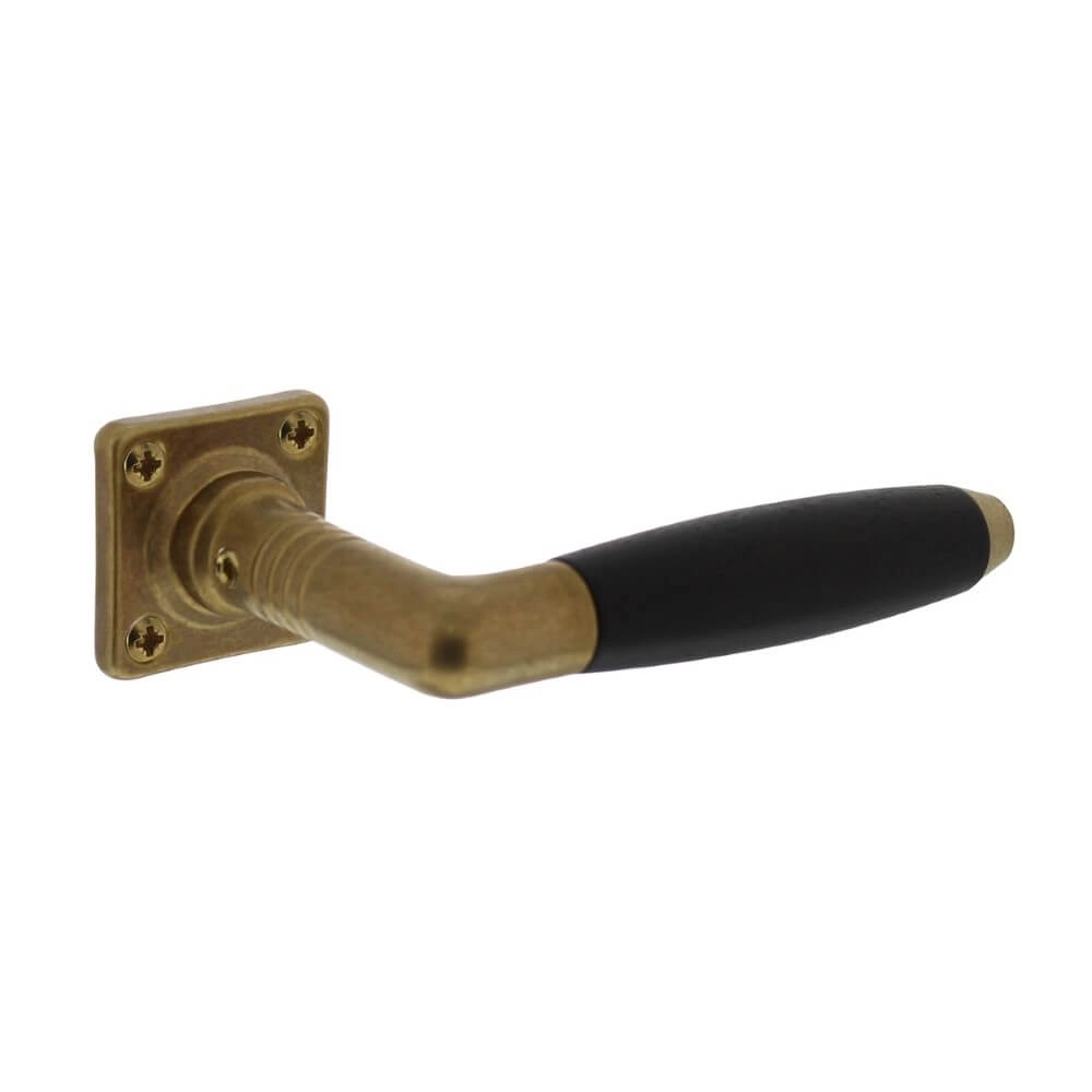 Deurklink Ton 400 messing getrommeld