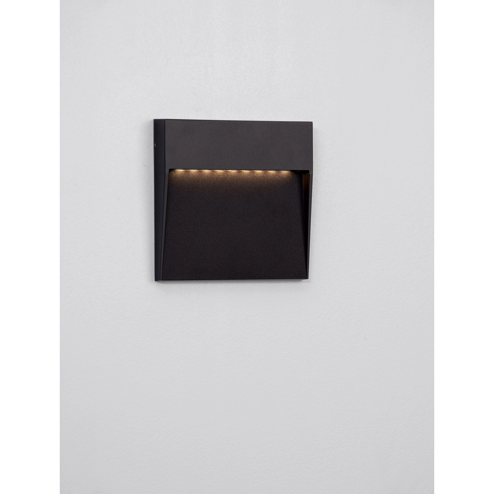 Vierkante wandlamp Fem zwart Lyora 5212017478924