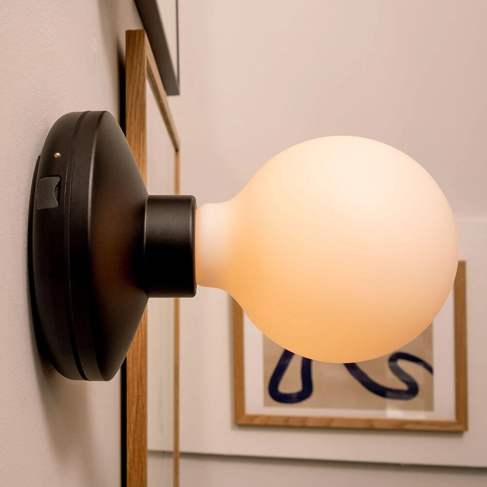 Oplaadbare wandlamp Bee Black Frosted Humble 7446023299220