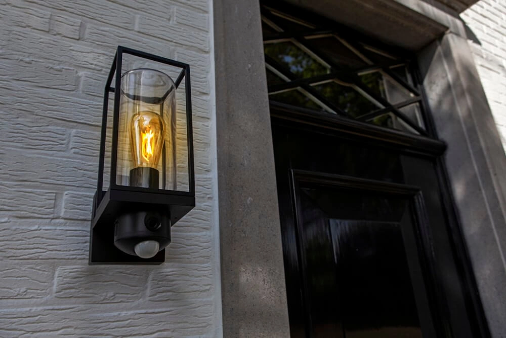 Wall lamp Flair black with camera Lutec 6939412013688