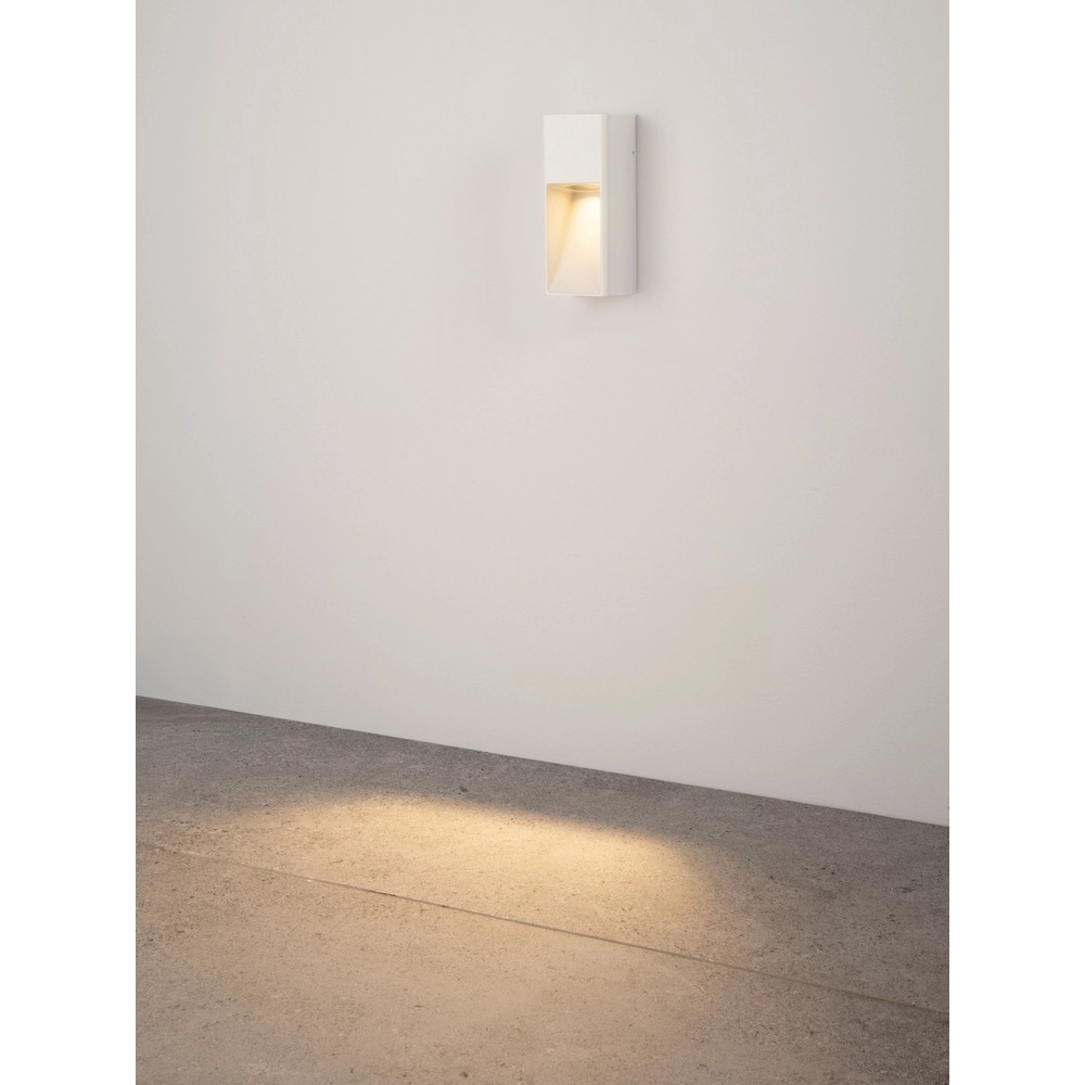 Strakke wandlamp Mazu wit Lyora 5212063504370