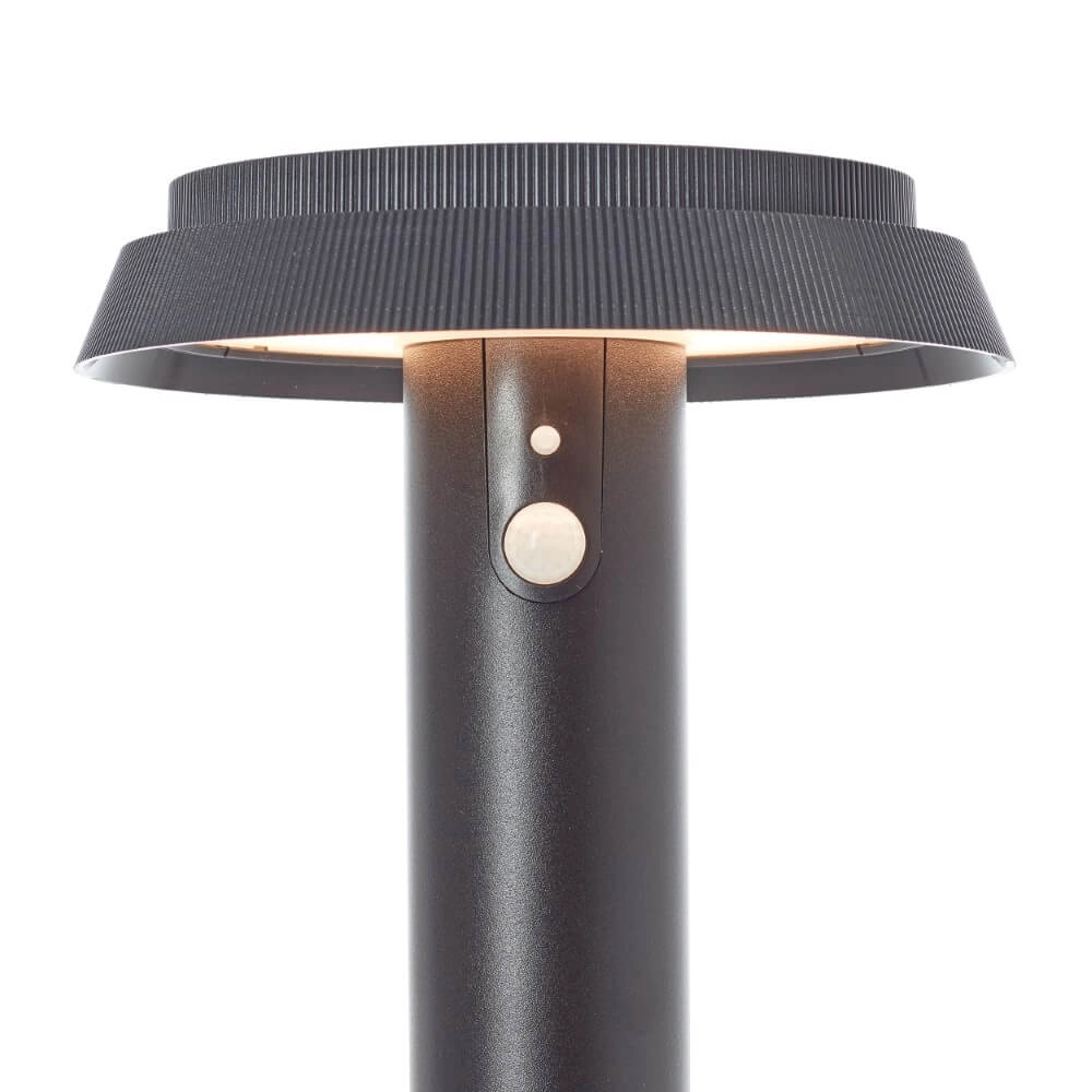 Zwarte staande lamp Alvero met sensor Brilliant 4004353437830