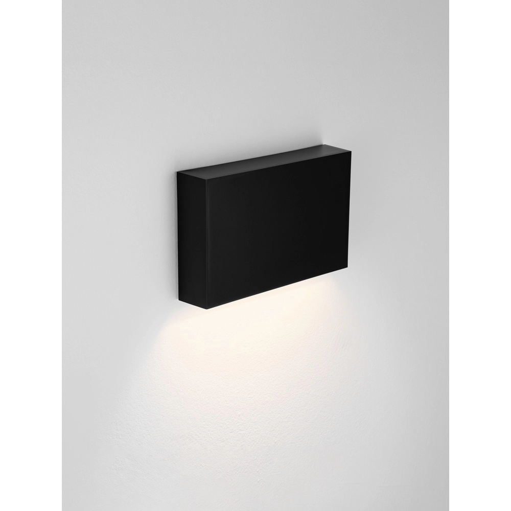 Strakke wandlamp Yoko down zwart Lyora 5212017453747