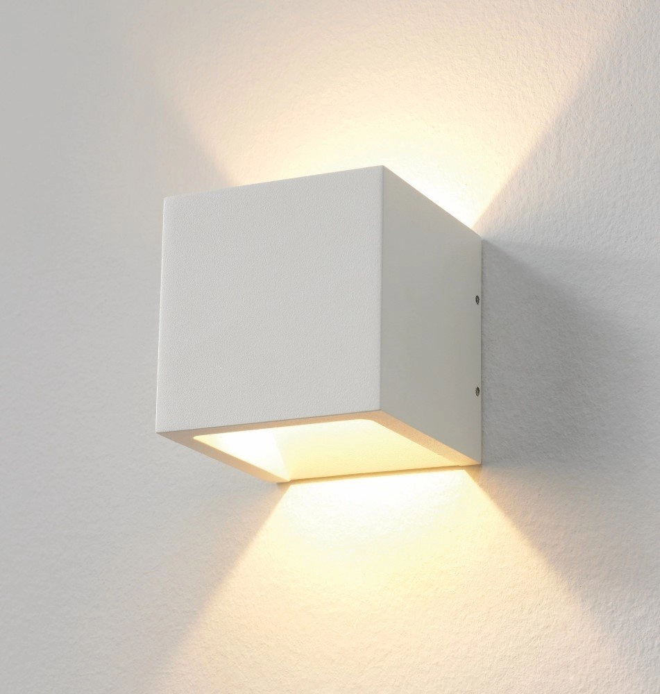 Dim-to-warm wandspot Cube-Dtw