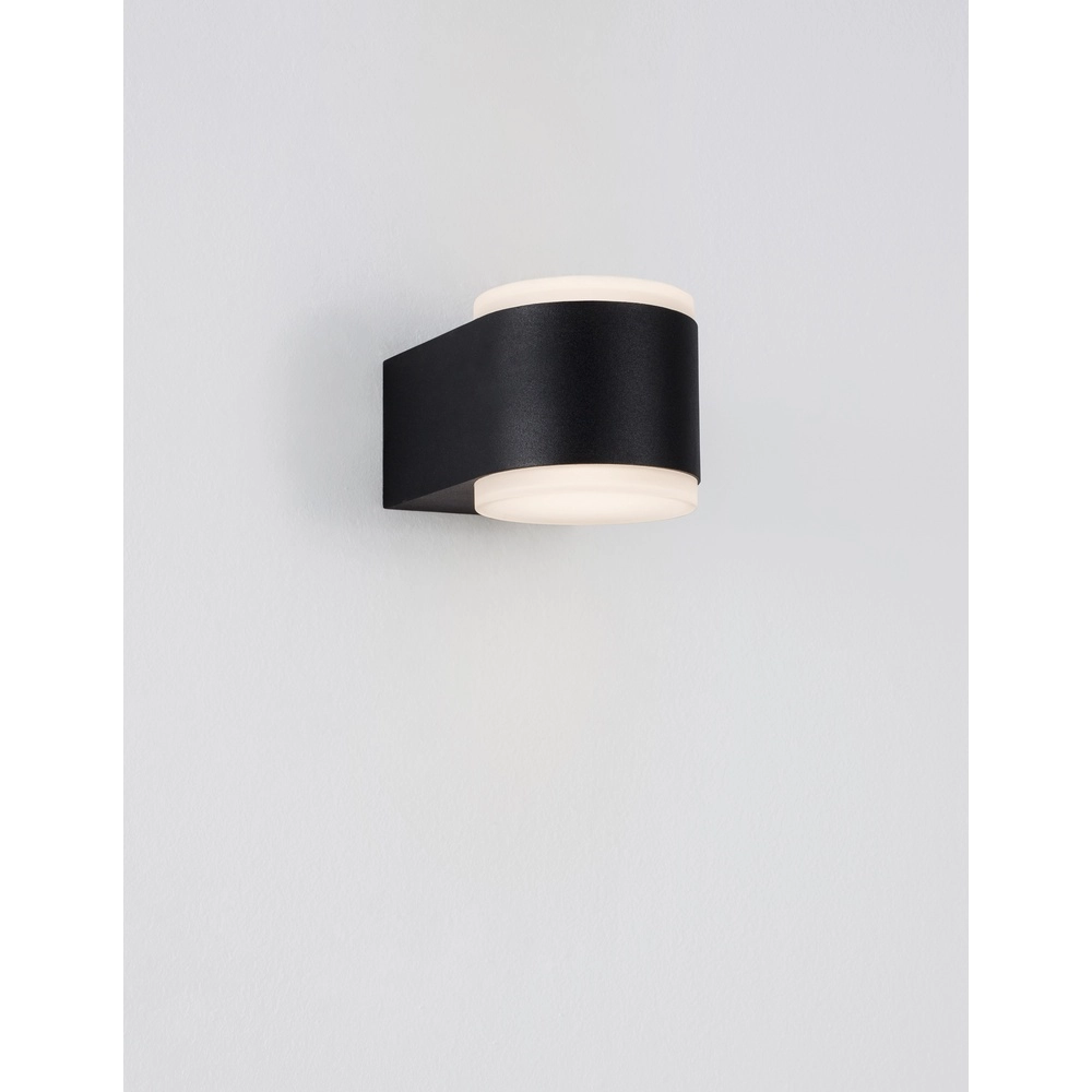 Strakke wandlamp Nus zwart dubbel Lyora 5212017425959