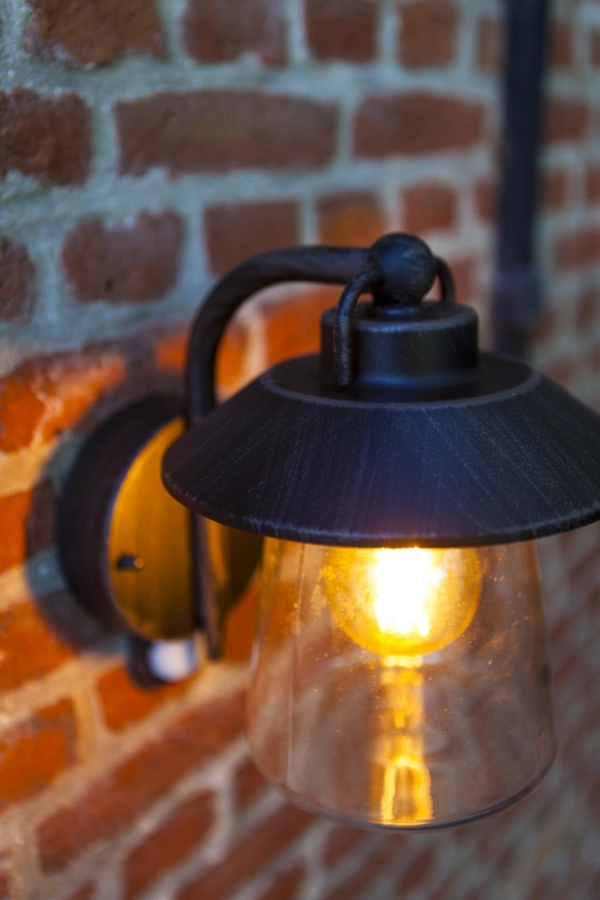 Klassieke wandlamp Cate PIR met sensor Lutec 6939412017051
