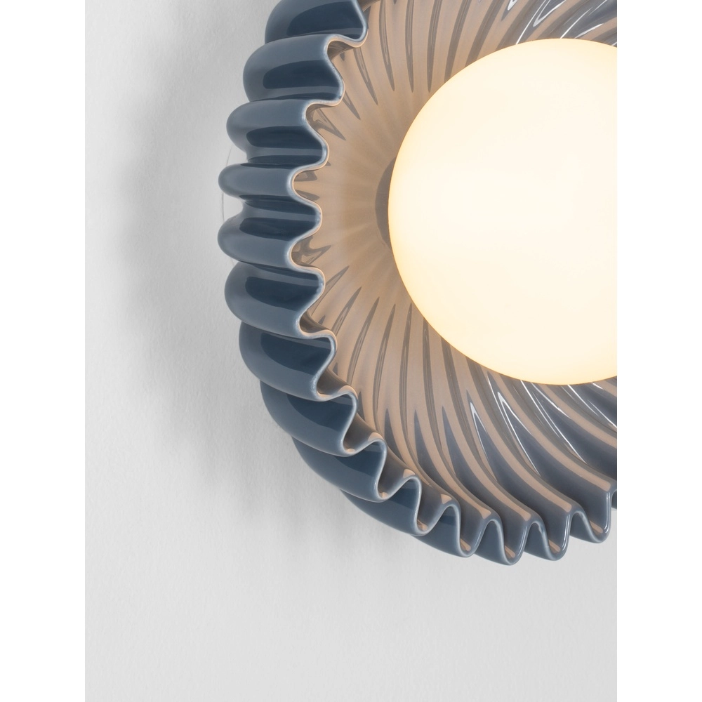 Wandlamp Petel blauw met wit glas Lyora 5212017483966