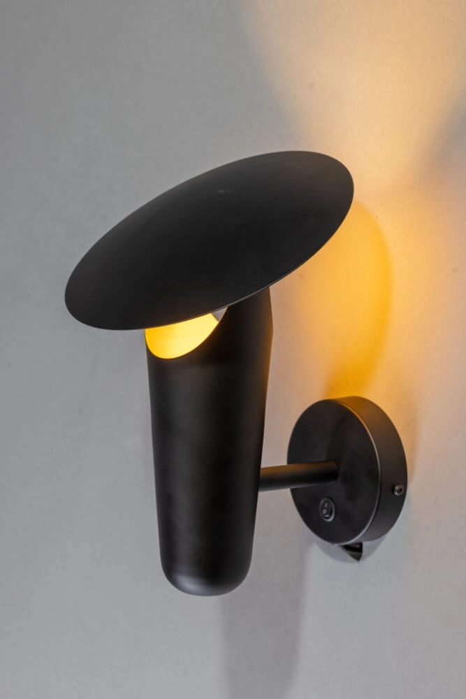 Moderne wandlamp The Britt zwart met goud ETH 8720195304418