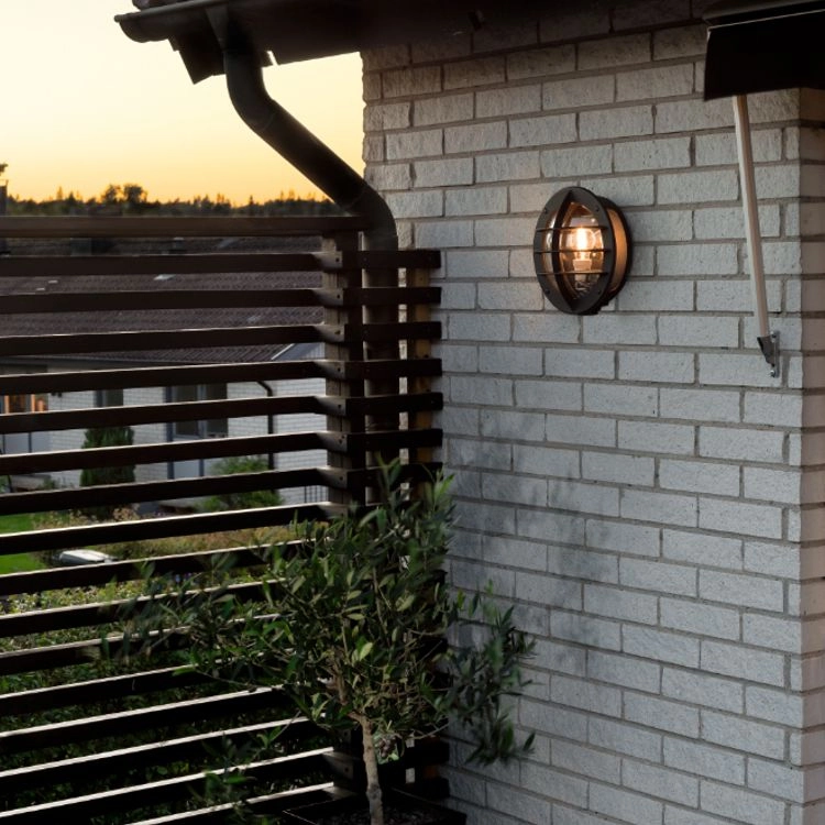 Buitenlamp Oden Plug met stopcontact KonstSmide 7318305167506