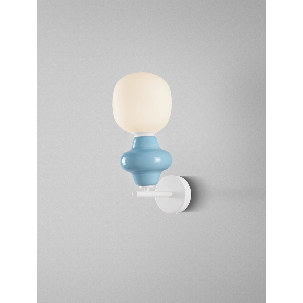 Wandlamp Clio blauw keramiek met wit glas
