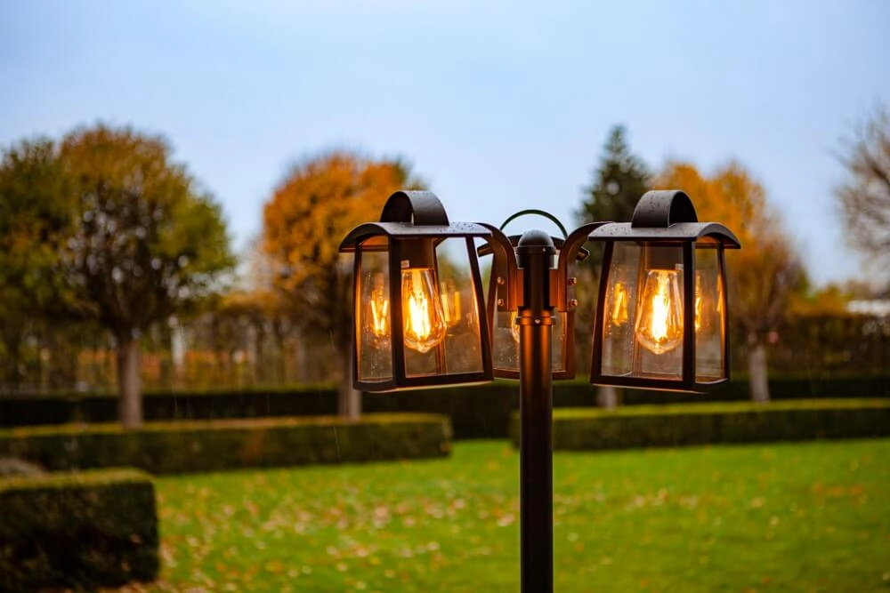 Leuke tuinlamp Kelsey zwart 3-lichts Lutec 6939412070292