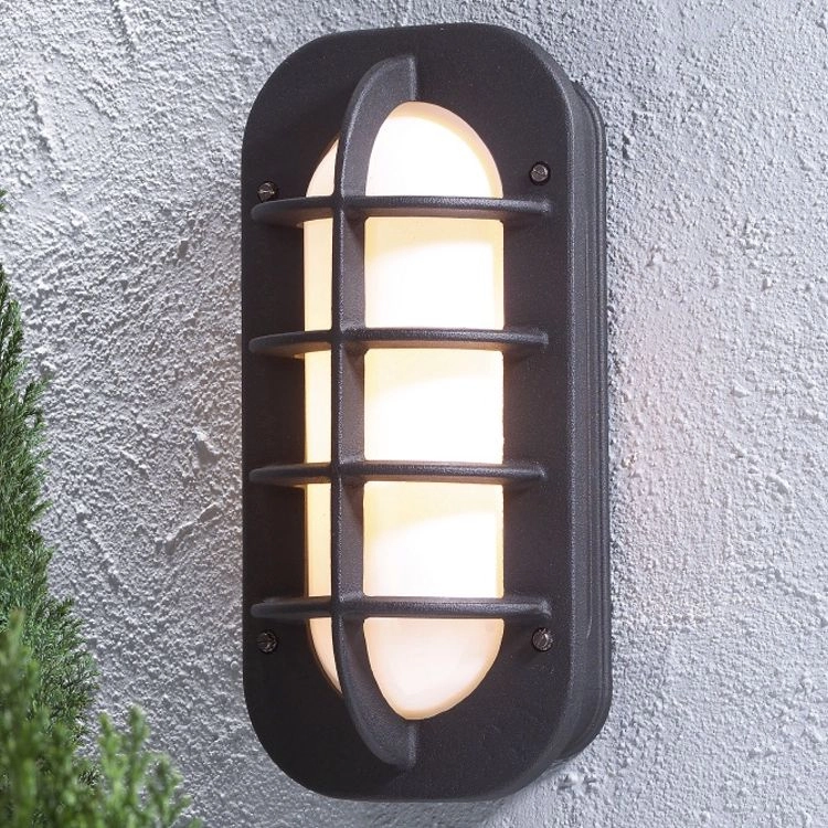 Buitenlamp Loke Plug met stopcontact KonstSmide 7318305147522